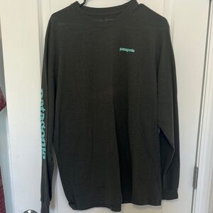 Patagonia Men's Black Long Sleeve Shirt